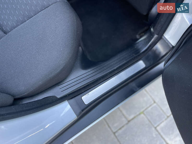 Универсал Mercedes-Benz C-Class 2005 в Ровно