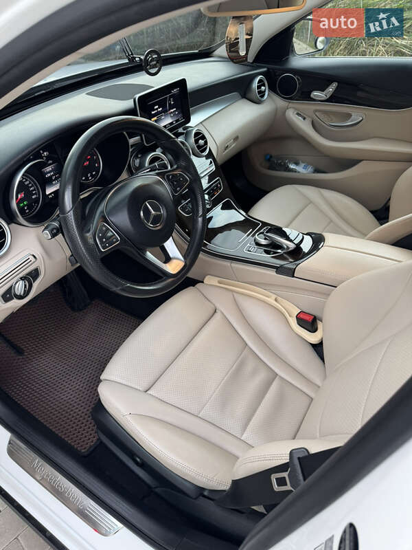 Седан Mercedes-Benz C-Class 2015 в Львове