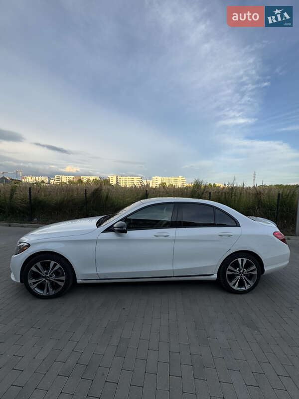 Седан Mercedes-Benz C-Class 2015 в Львове