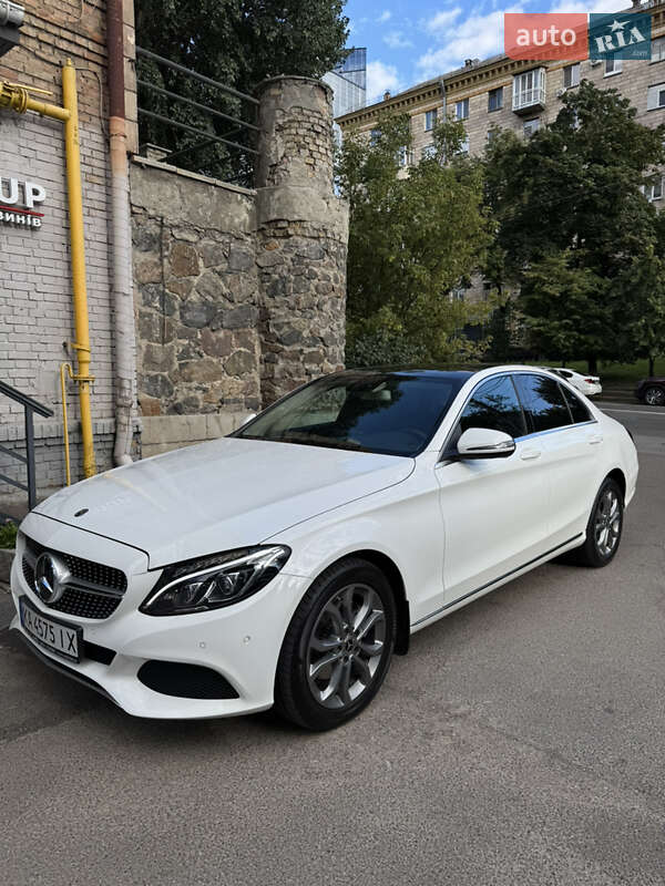 Седан Mercedes-Benz C-Class 2017 в 
