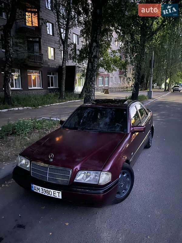 Седан Mercedes-Benz C-Class 1997 в Житомире