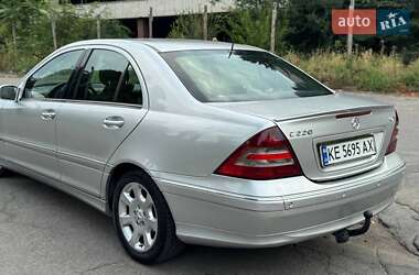 Седан Mercedes-Benz C-Class 2004 в 