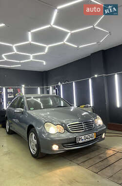 Седан Mercedes-Benz C-Class 2004 в 