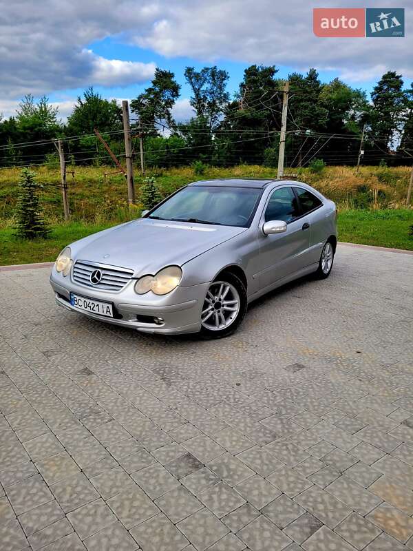 Купе Mercedes-Benz C-Class 2001 в 