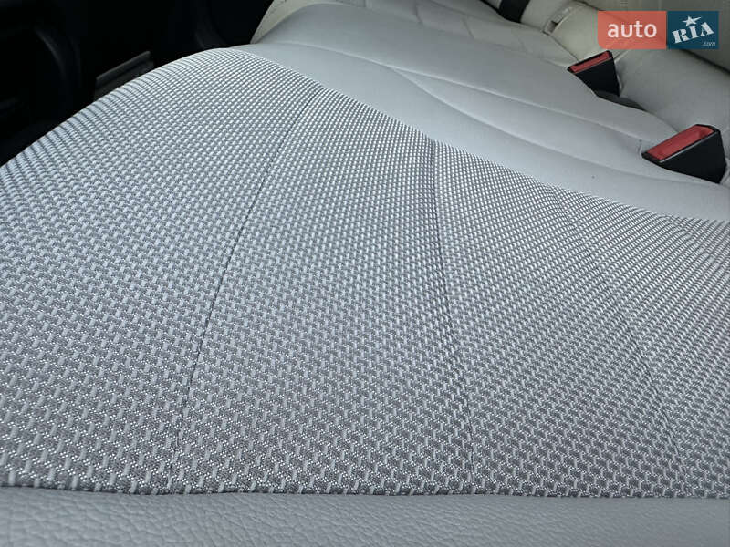 Седан Mercedes-Benz C-Class 2018 в Киеве фото 43 Седан Mercedes-Benz C-Class 2018 в Киеве