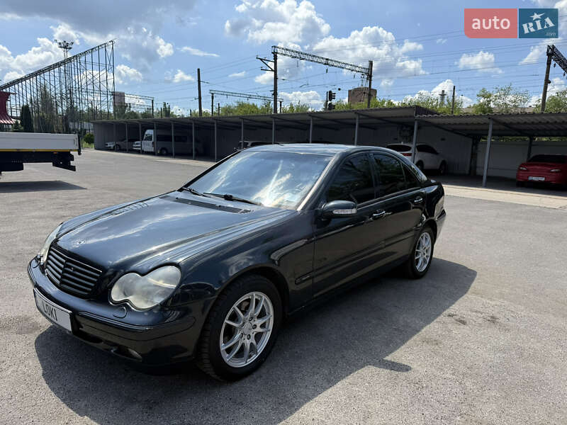 Седан Mercedes-Benz C-Class 2001 в 
