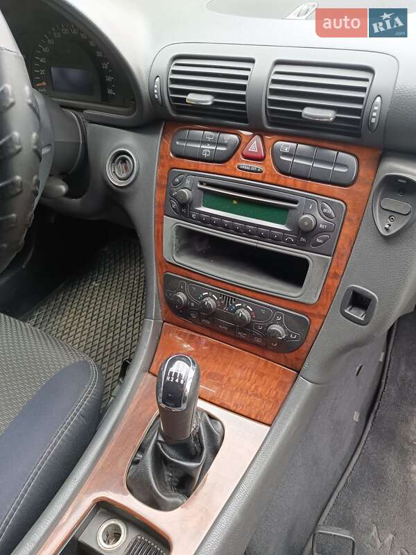 Универсал Mercedes-Benz C-Class 2003 в Березане
