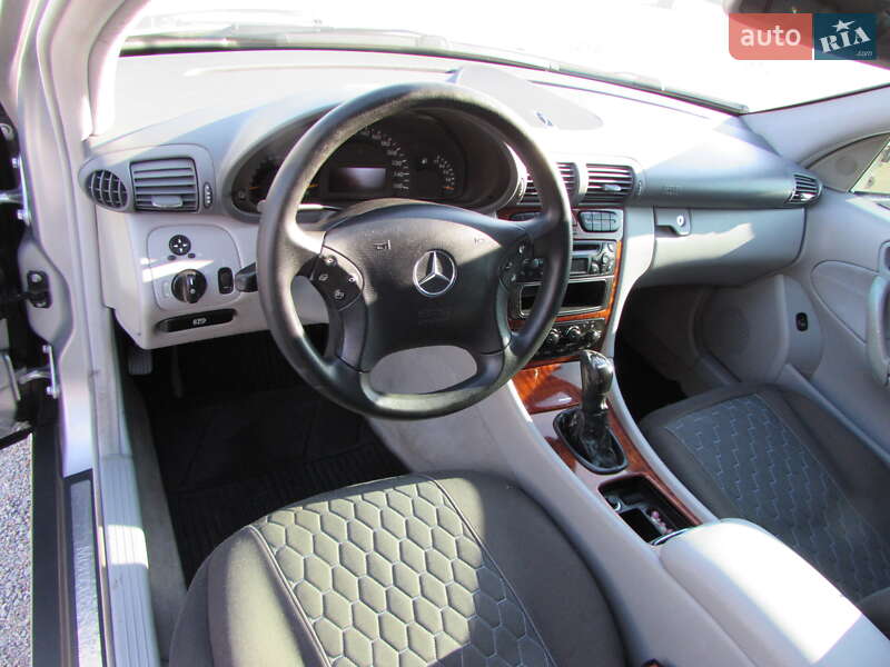 Универсал Mercedes-Benz C-Class 2003 в Кропивницком