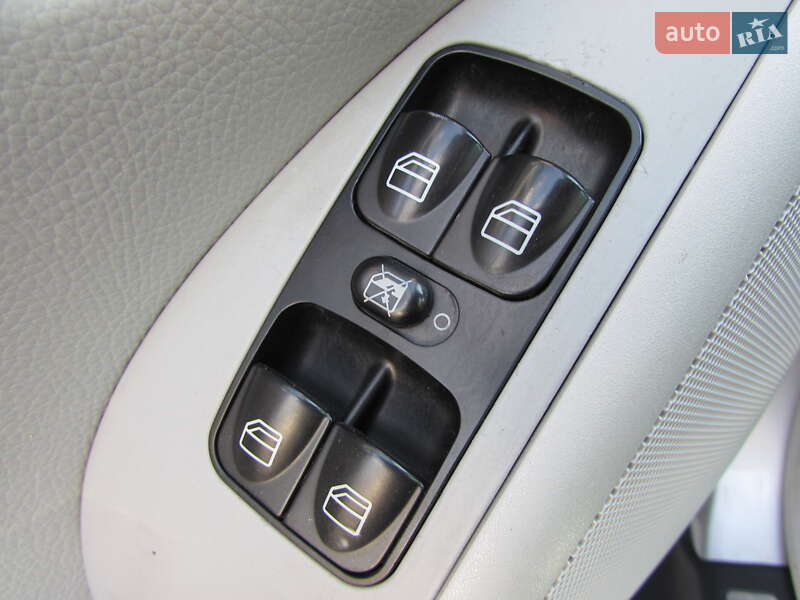 Универсал Mercedes-Benz C-Class 2003 в Кропивницком