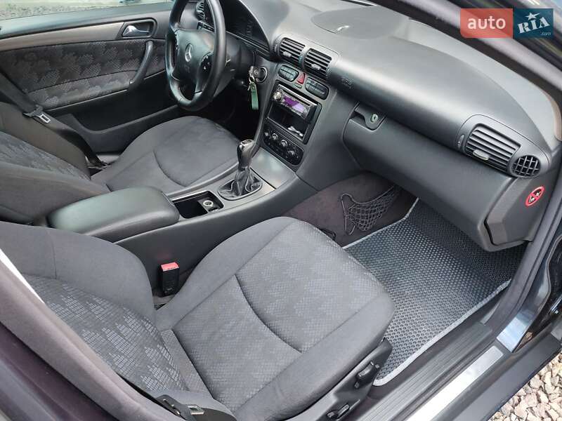 Седан Mercedes-Benz C-Class 2002 в Володимирі фото 12 Седан Mercedes-Benz C-Class 2002 в Володимирі