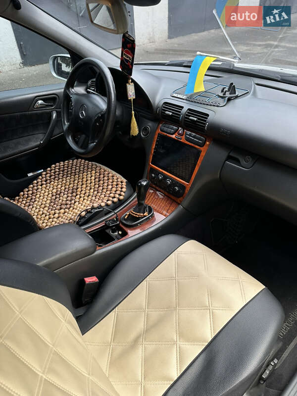 Седан Mercedes-Benz C-Class 2001 в Киеве