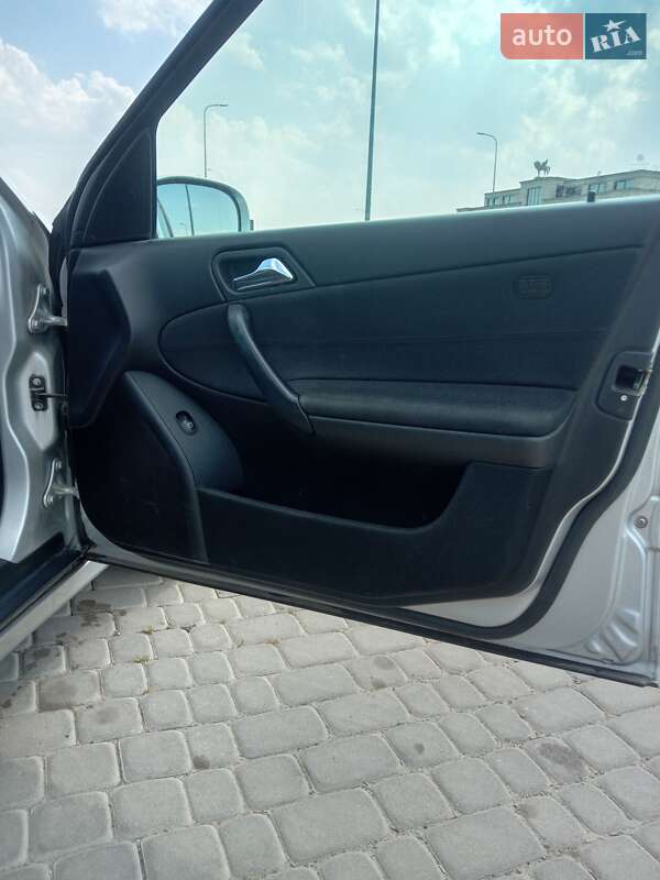 Универсал Mercedes-Benz C-Class 2004 в Львове