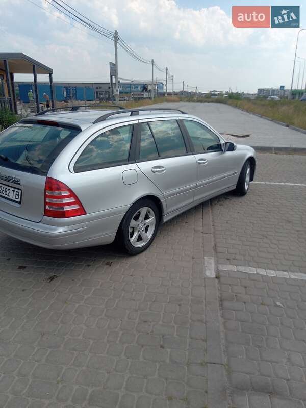 Универсал Mercedes-Benz C-Class 2004 в Львове