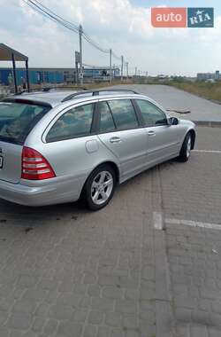 Универсал Mercedes-Benz C-Class 2004 в 