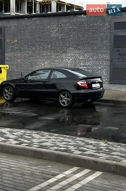 Купе Mercedes-Benz C-Class 2002 в 