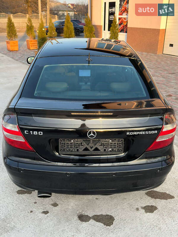 Купе Mercedes-Benz C-Class 2002 в Вишневом фото 8 Купе Mercedes-Benz C-Class 2002 в Вишневом