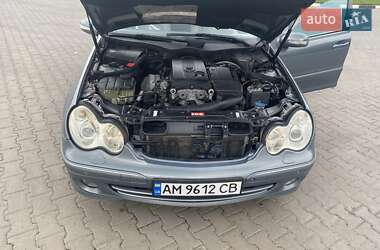 Универсал Mercedes-Benz C-Class 2005 в 