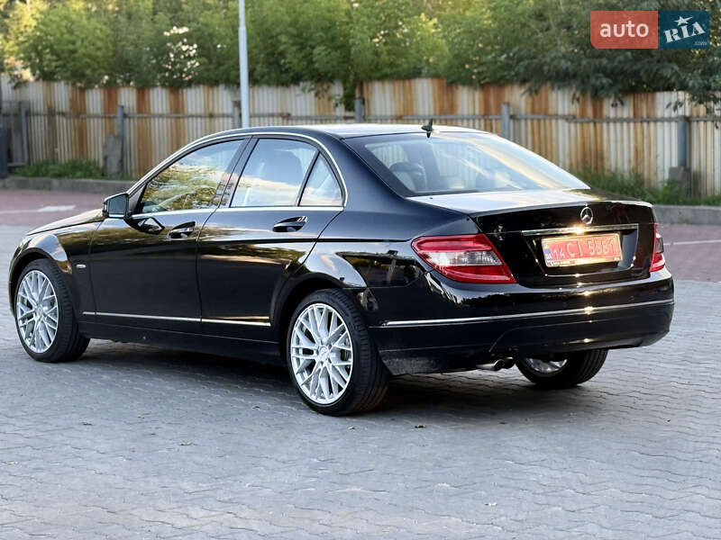 Седан Mercedes-Benz C-Class 2010 в Виннице