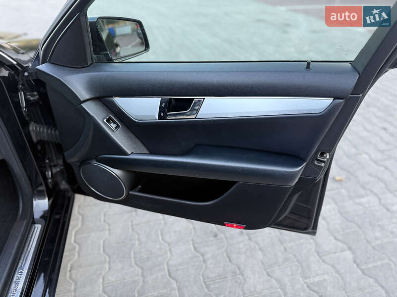 Седан Mercedes-Benz C-Class 2010 в Виннице