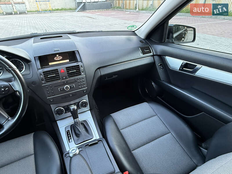 Седан Mercedes-Benz C-Class 2010 в Виннице