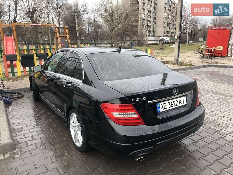Седан Mercedes-Benz C-Class 2014 в Кам'янському