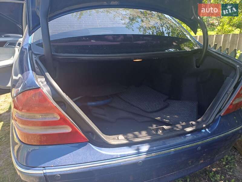 Седан Mercedes-Benz C-Class 2002 в Тернополі