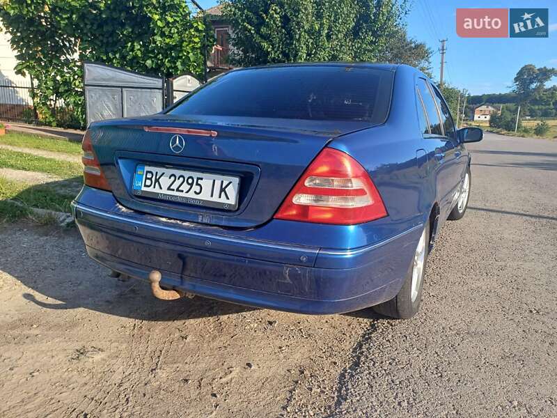 Седан Mercedes-Benz C-Class 2002 в Тернополі