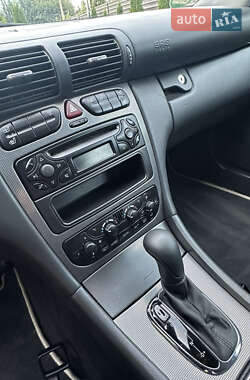 Седан Mercedes-Benz C-Class 2003 в 