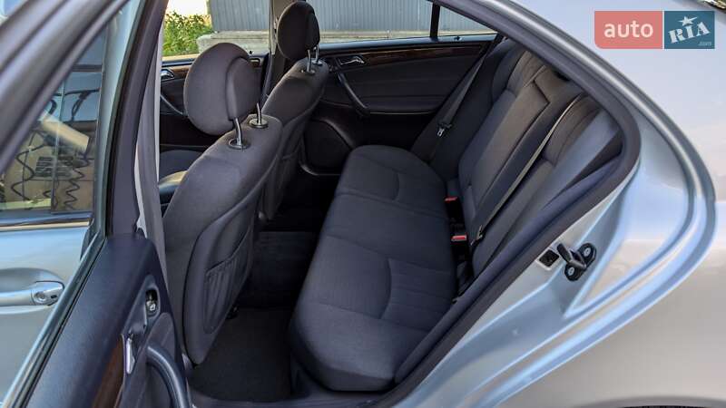 Седан Mercedes-Benz C-Class 2004 в Тернополе