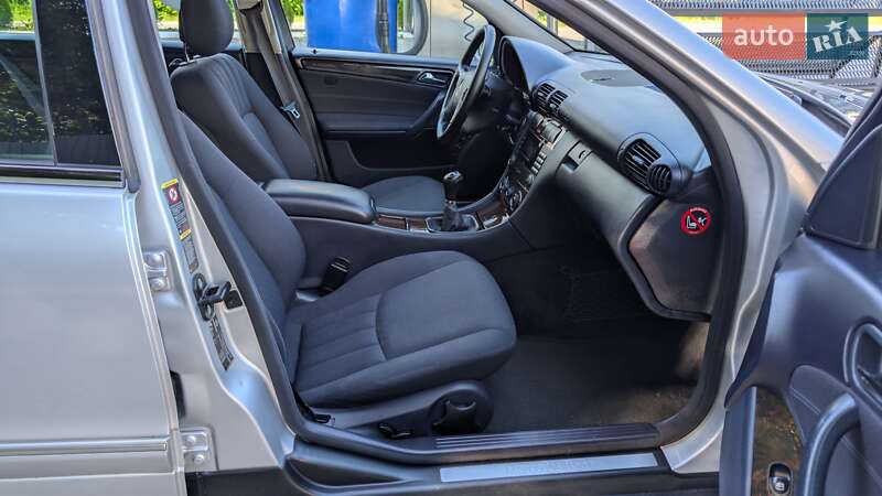 Седан Mercedes-Benz C-Class 2004 в Тернополе