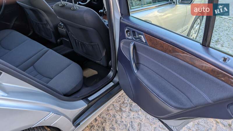 Седан Mercedes-Benz C-Class 2004 в Тернополе