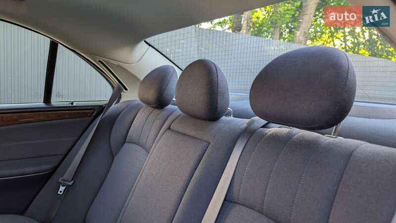 Седан Mercedes-Benz C-Class 2004 в Тернополе