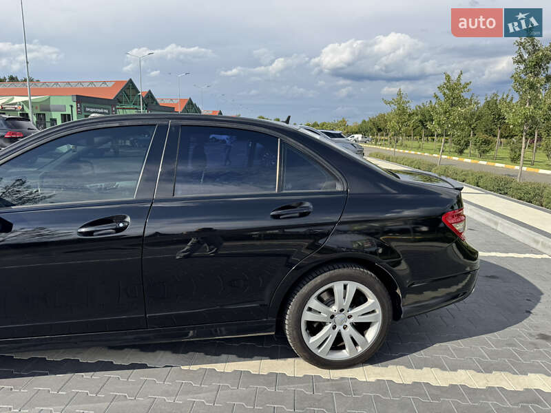 Седан Mercedes-Benz C-Class 2007 в Киеве