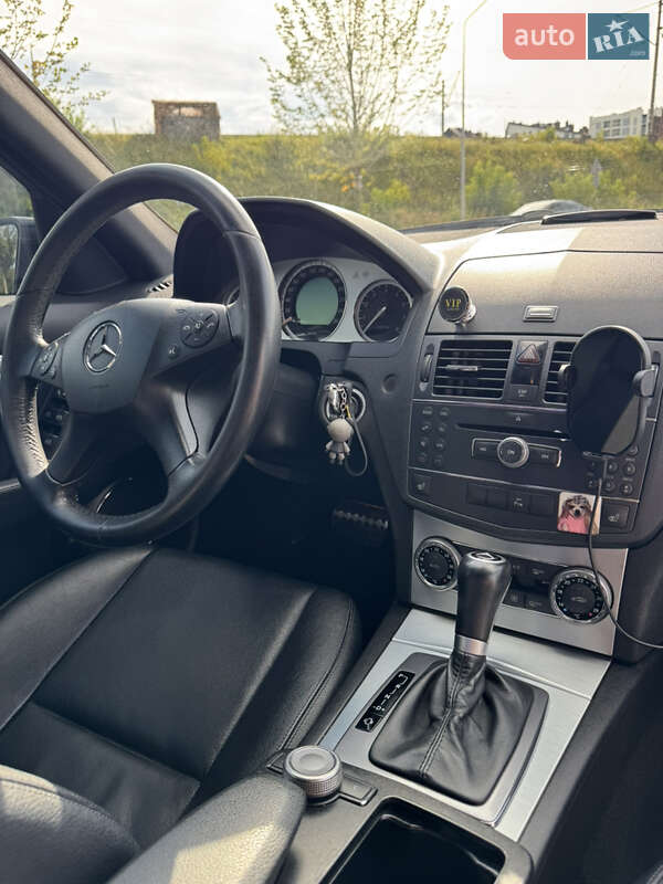 Седан Mercedes-Benz C-Class 2007 в Киеве