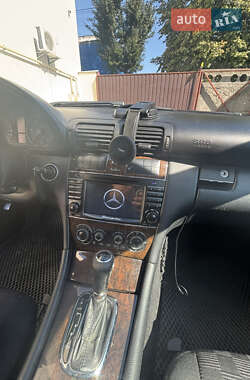Универсал Mercedes-Benz C-Class 2004 в 