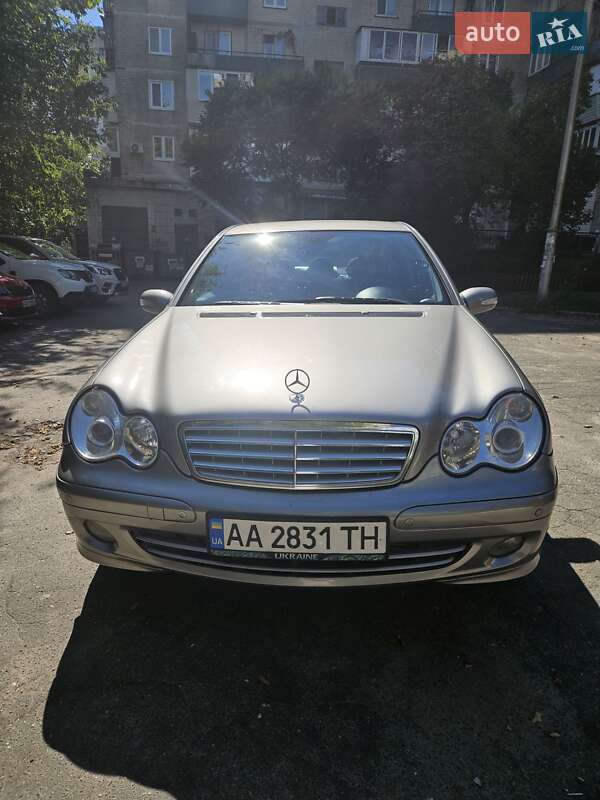 Mercedes-Benz C-Class 2007