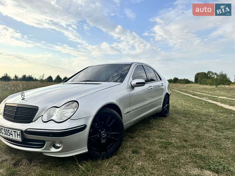 Седан Mercedes-Benz C-Class 2002 в Яворове фото 10 Седан Mercedes-Benz C-Class 2002 в Яворове