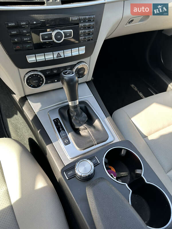 Седан Mercedes-Benz C-Class 2013 в Софіївській Борщагівці фото 13 Седан Mercedes-Benz C-Class 2013 в Софіївській Борщагівці