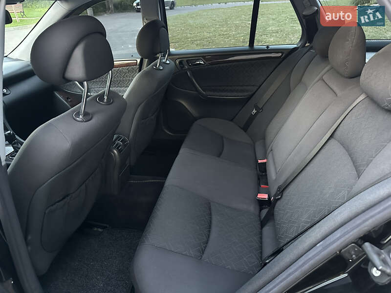 Універсал Mercedes-Benz C-Class 2004 в Горішніх Плавнях фото 10 Універсал Mercedes-Benz C-Class 2004 в Горішніх Плавнях