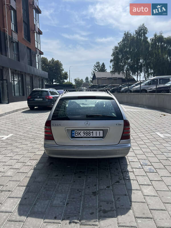 Универсал Mercedes-Benz C-Class 2002 в Ровно