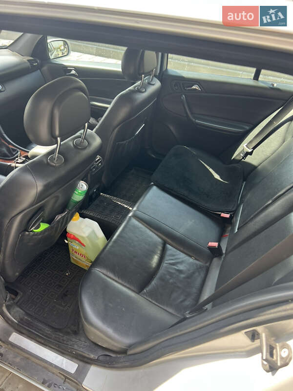 Универсал Mercedes-Benz C-Class 2002 в Ровно
