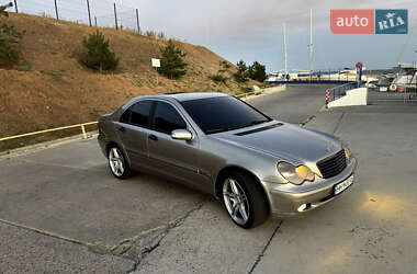 Седан Mercedes-Benz C-Class 2002 в 