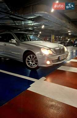 Універсал Mercedes-Benz C-Class 2005 в Луцьку