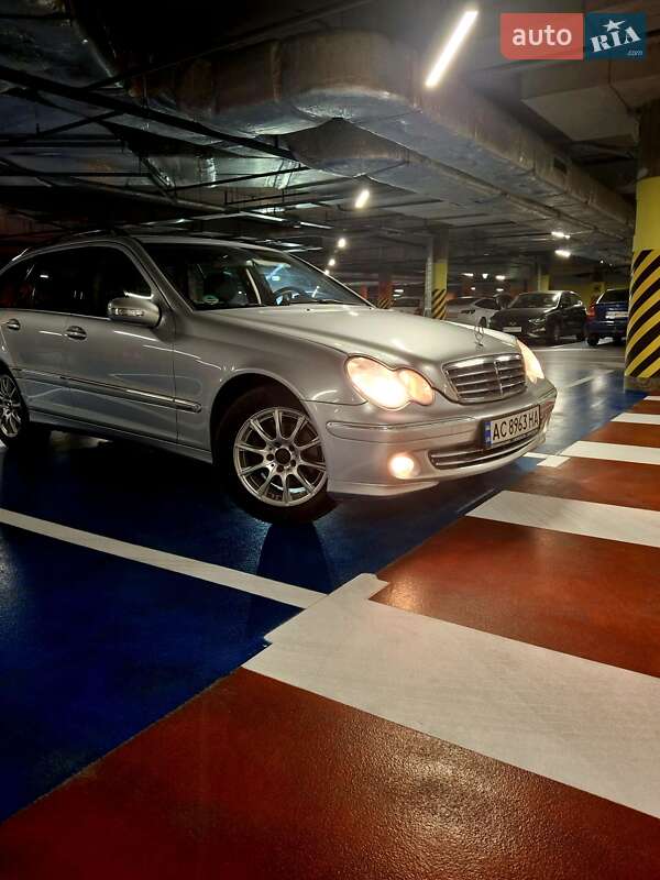 Mercedes-Benz C-Class 2005