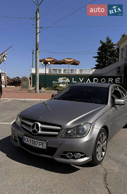 Купе Mercedes-Benz C-Class 2011 в 
