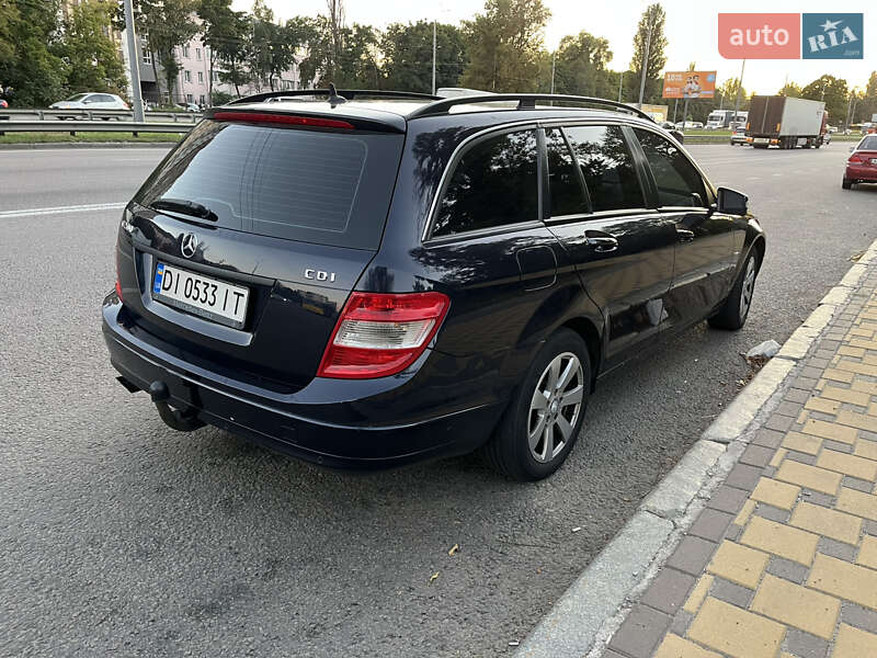 Универсал Mercedes-Benz C-Class 2010 в Киеве