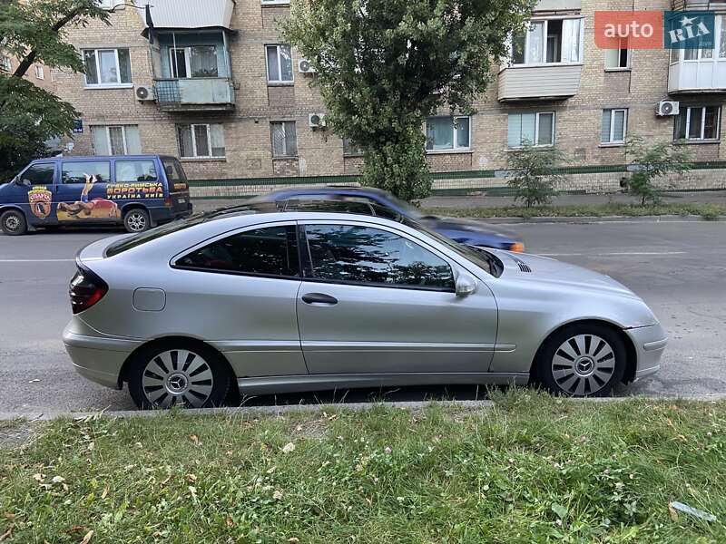 Купе Mercedes-Benz C-Class 2001 в Киеве фото 6 Купе Mercedes-Benz C-Class 2001 в Киеве