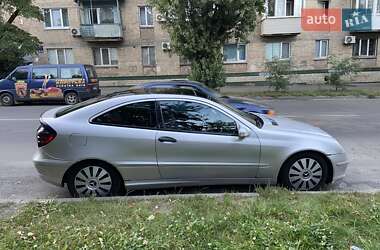 Купе Mercedes-Benz C-Class 2001 в 