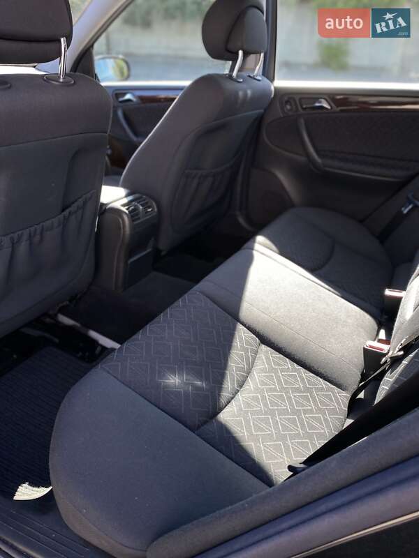 Универсал Mercedes-Benz C-Class 2002 в Ровно