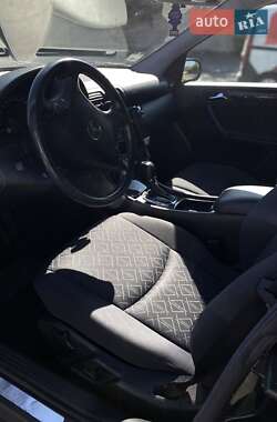 Универсал Mercedes-Benz C-Class 2002 в 